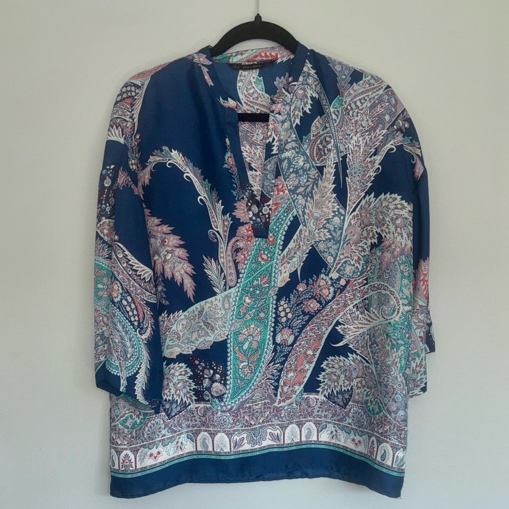 Zara Women’s V Neck Paisley Shirt Navy and Teal with Dolman Kimono Sleeves Small